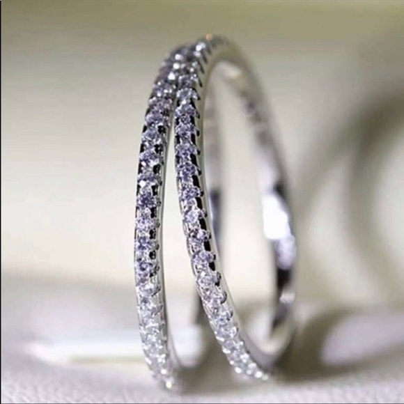 💍18K WHITE GOLD DIAMOND ETERNITY STACKABLE RING, CUTE RING, SHINY RING. - Picture 2 of 7